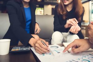 How Much Do Various Advisers Affect the Success of M&A?
